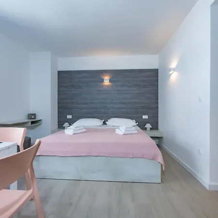 Beachfront Tide Srzic Апартаменты Макарска